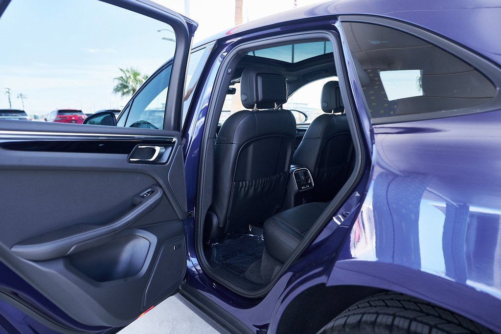 Used 2024 Porsche Macan image 16