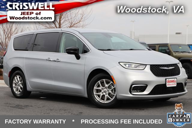 Used 2024 Chrysler Pacifica Touring-L FWD image 1