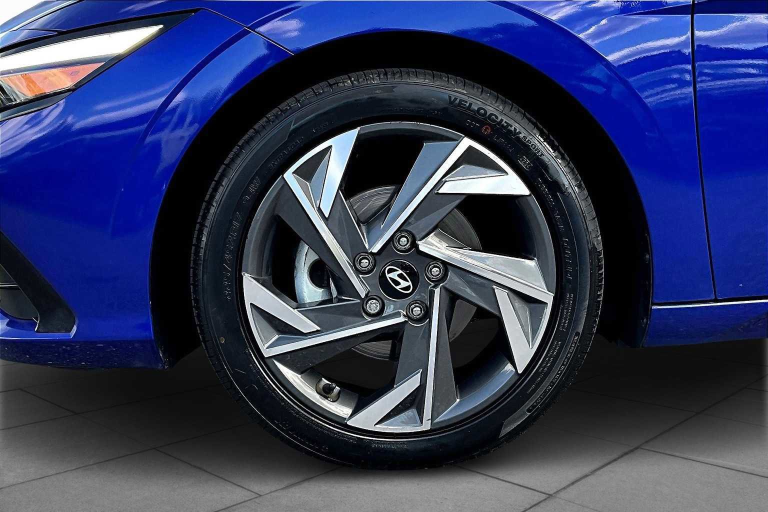 Used 2024 Hyundai Elantra SEL w/ Convenience Package image 10