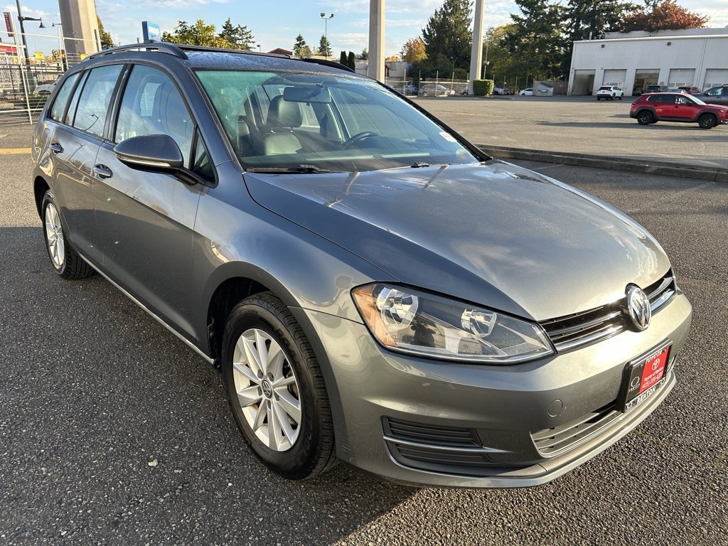 Used 2015 Volkswagen Golf S image 3