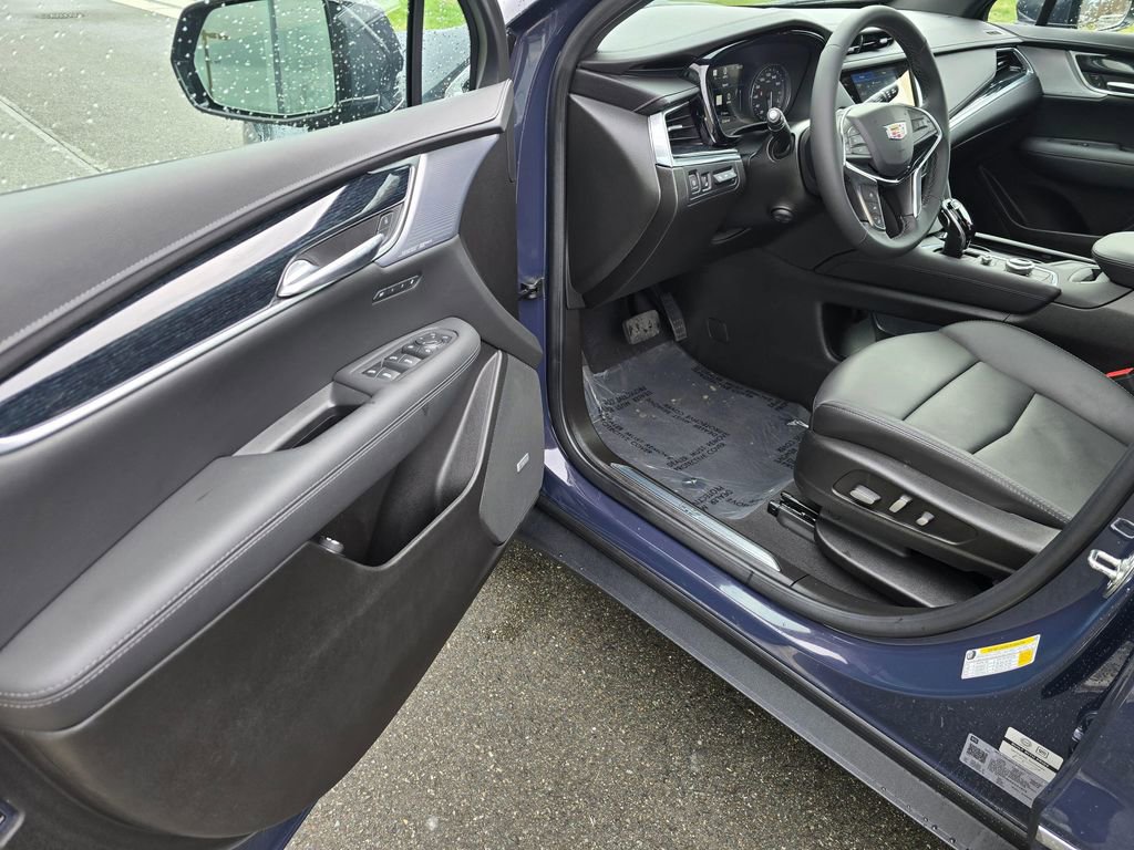 Used 2025 Cadillac XT5 Premium Luxury w/ Technology Package image 21