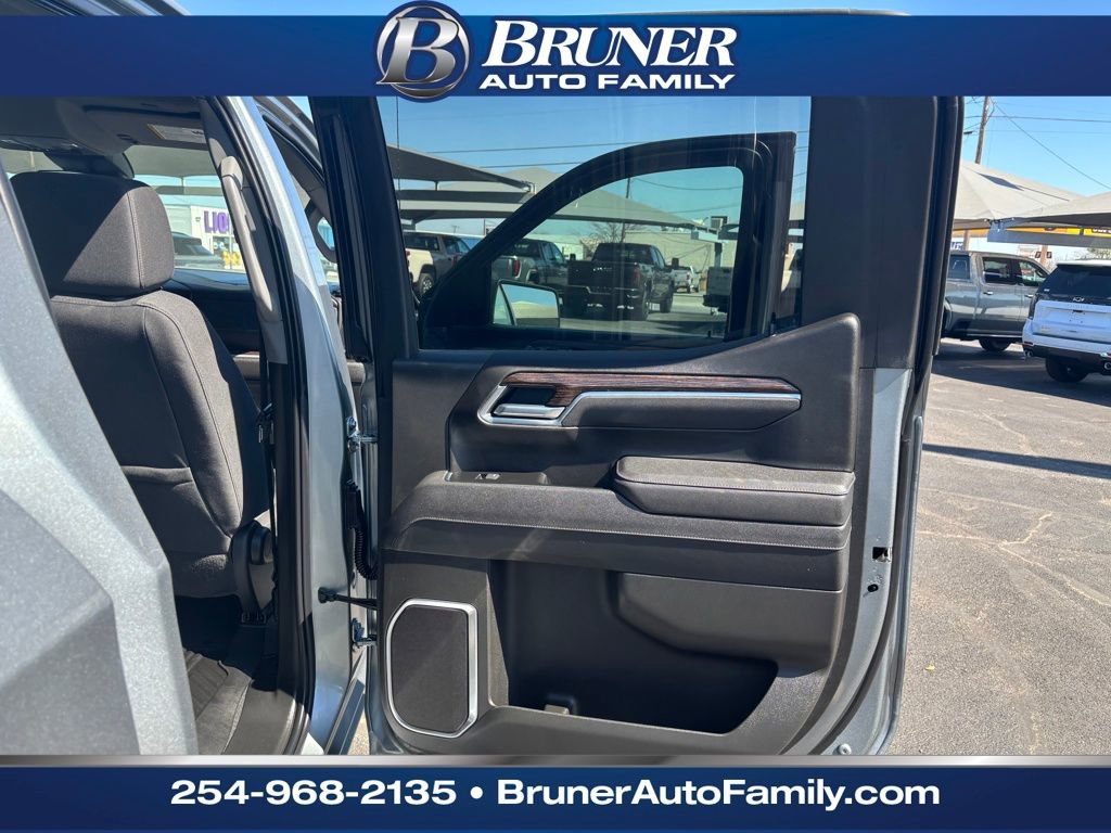 New 2026 GMC Sierra 1500 Elevation image 17