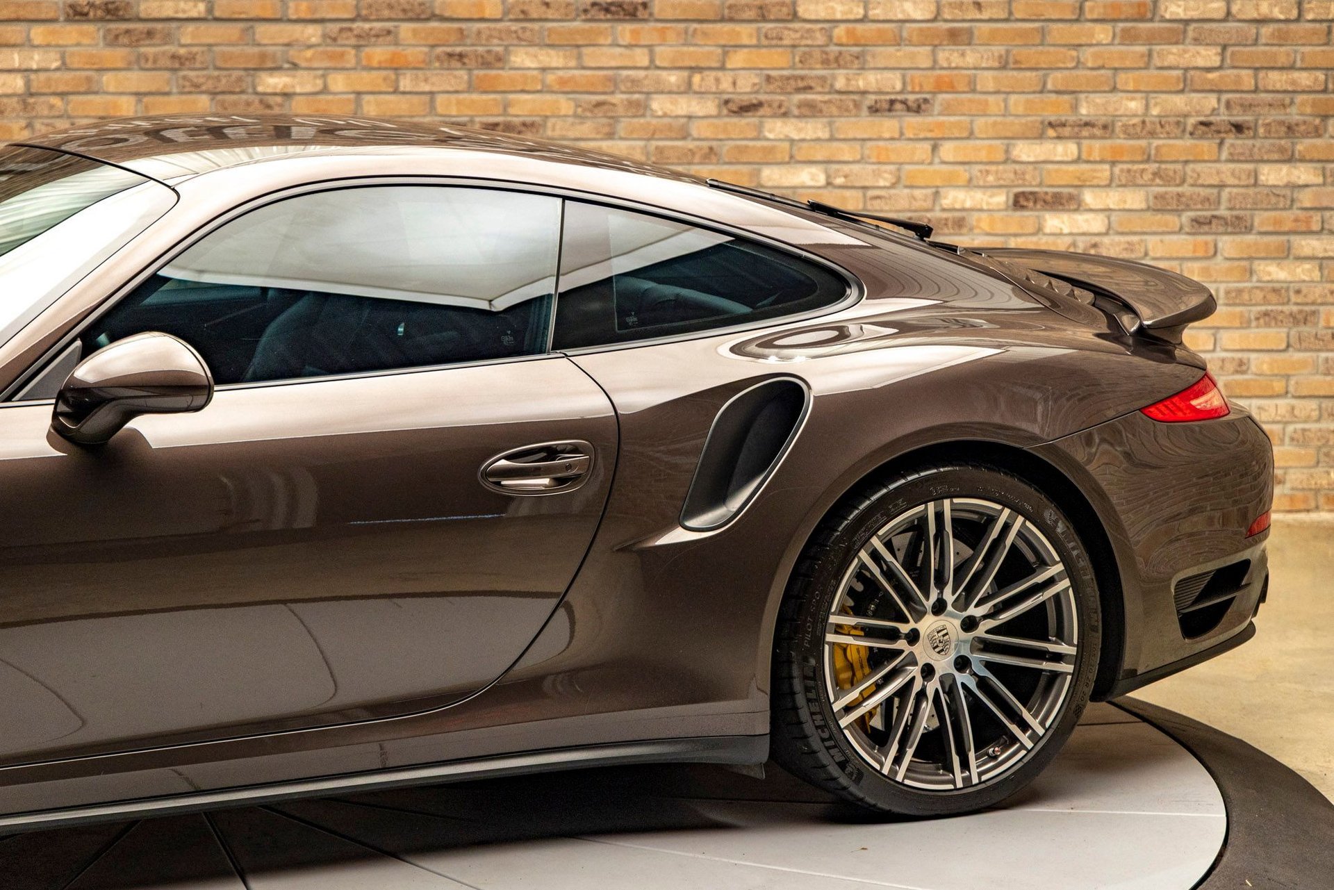 Used 2015 Porsche 911 4 Coupe image 8