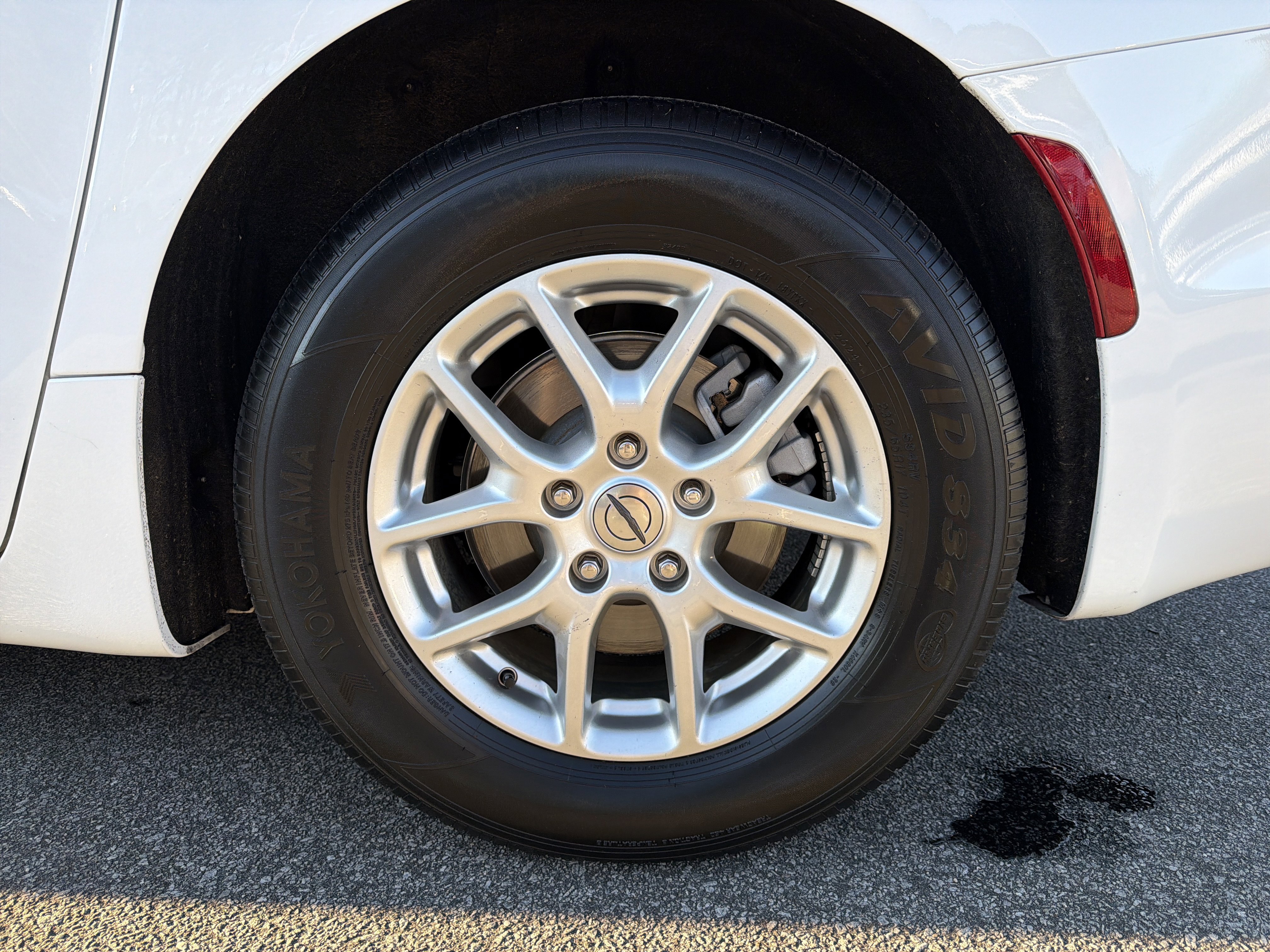 Used 2025 Chrysler Pacifica Select image 21