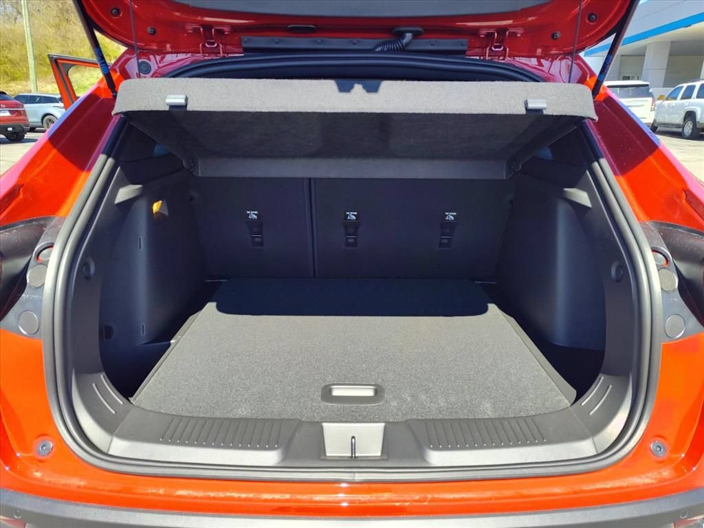 Used 2026 Chevrolet Trax RS w/ Sunroof Package FWD image 11
