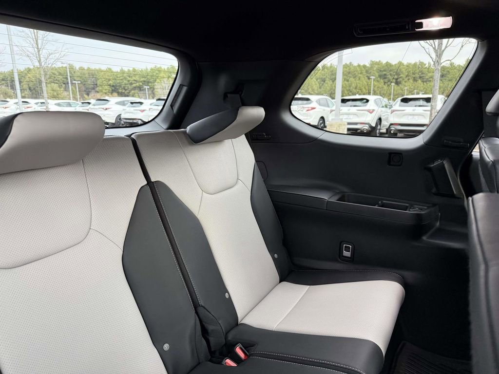 Used 2025 Lexus TX 350 AWD w/ Technology Package image 16