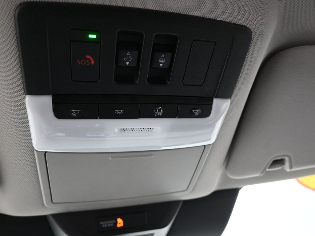 Used 2022 Nissan Pathfinder Platinum w/ Cargo Package image 43