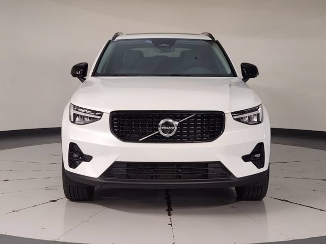 Certified 2025 Volvo XC60 B5 Core AWD/4WD image 9