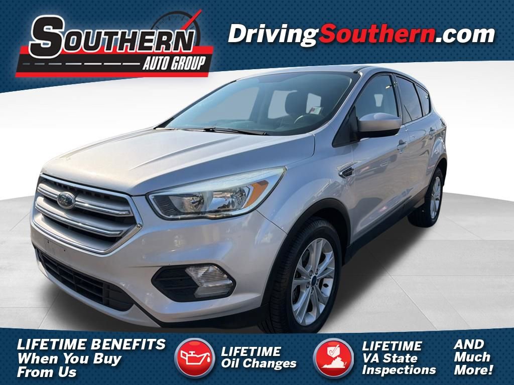 Used 2017 Ford Escape SE FWD image 1