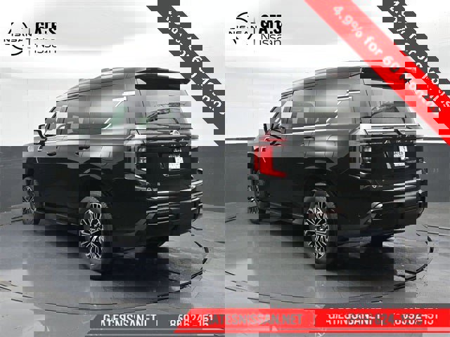 New 2025 Nissan Armada SL w/ Captain's Chari Seat Package image 8