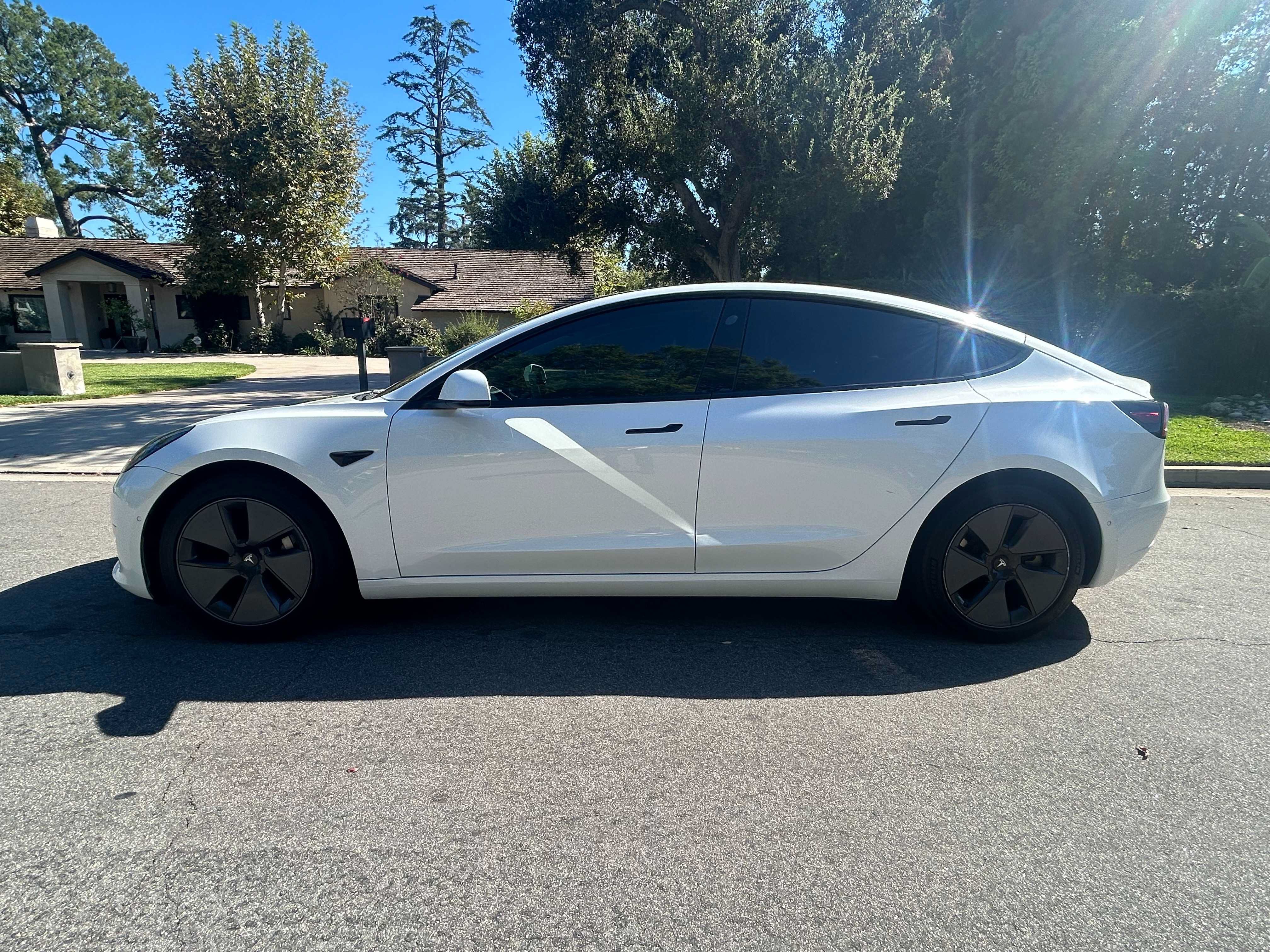 Used 2021 Tesla Model 3 RWD image 2