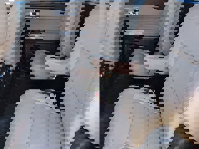 Used 2021 Ford Explorer Limited image 19