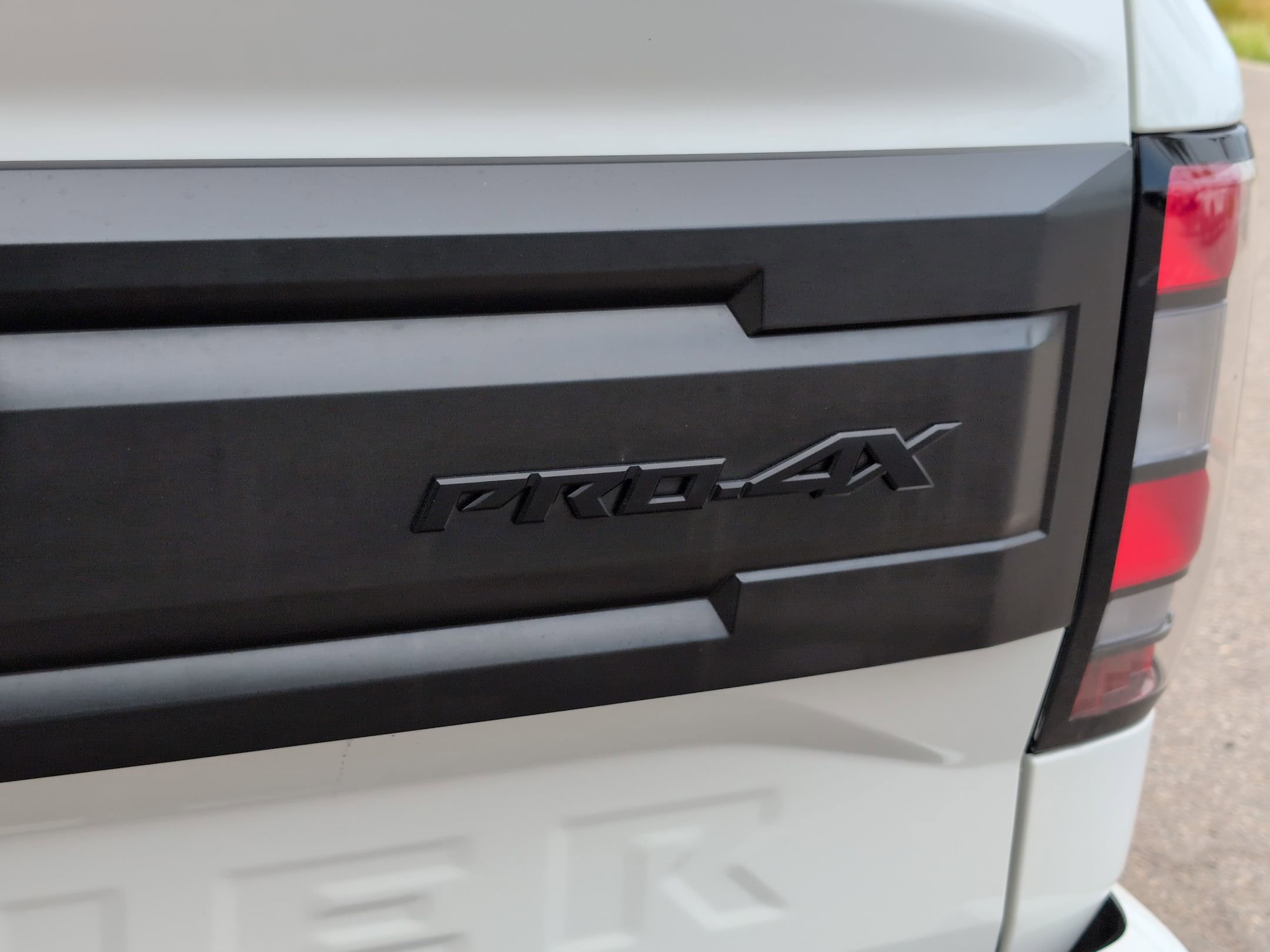 Used 2025 Nissan Frontier PRO-4X AWD/4WD image 24
