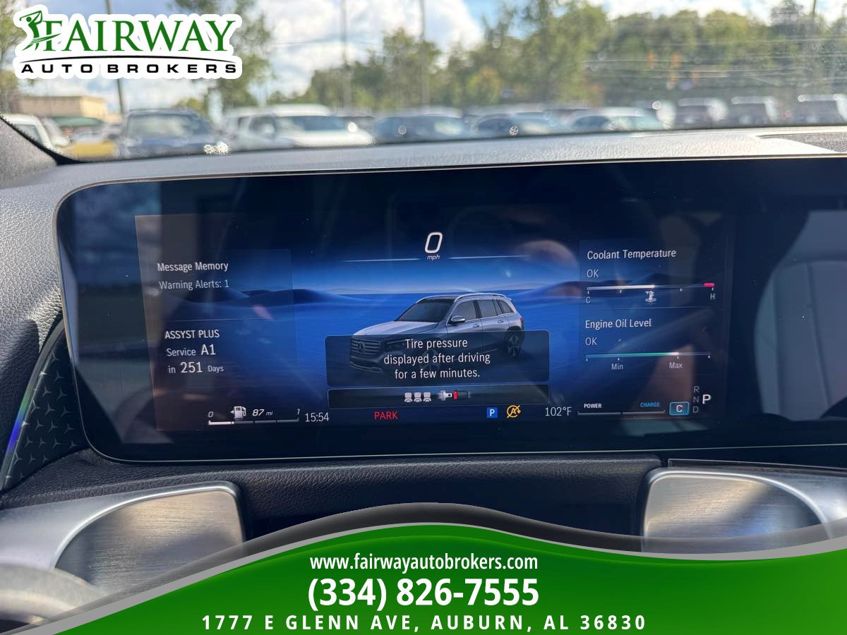 Used 2025 Mercedes-Benz GLB 250 w/ Exclusive Package image 21