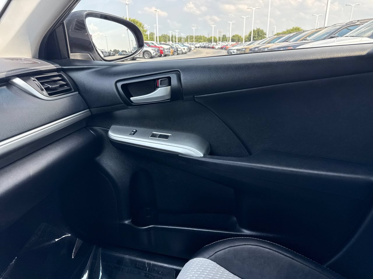 Used 2013 Toyota Camry SE FWD image 22
