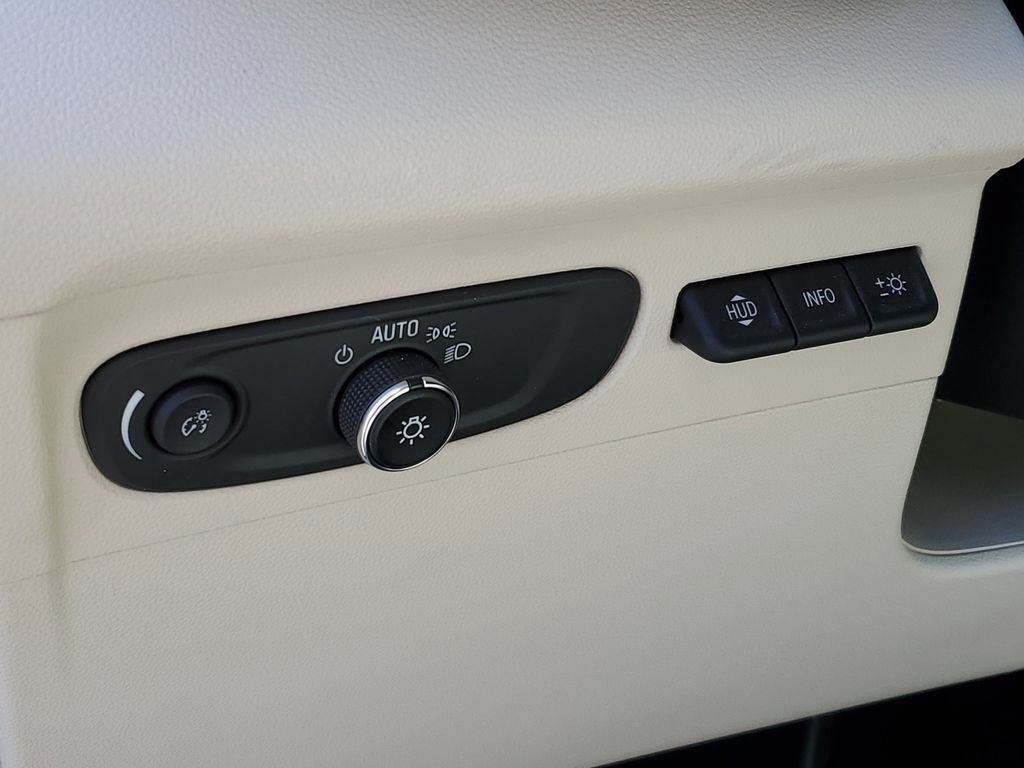 Certified 2023 Buick Envision Essence w/ Technology Package I AWD/4WD image 9