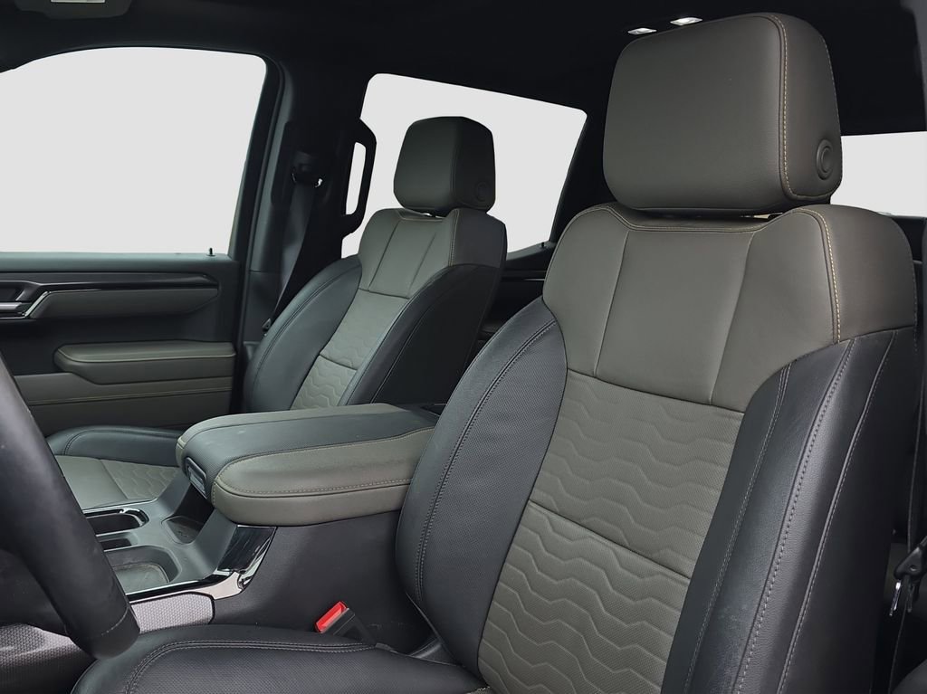 Used 2023 Chevrolet Silverado 1500 ZR2 w/ Technology Package image 7