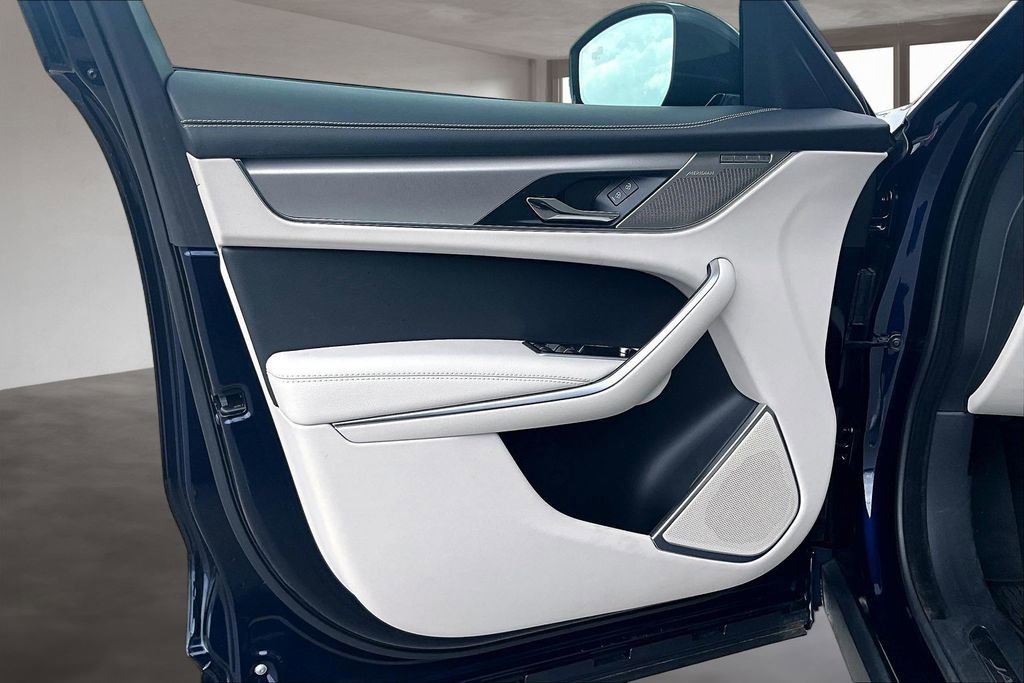 Used 2026 Jaguar F-PACE R-Dynamic S image 18