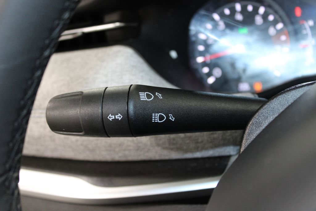 Used 2025 Jeep Compass Latitude image 22