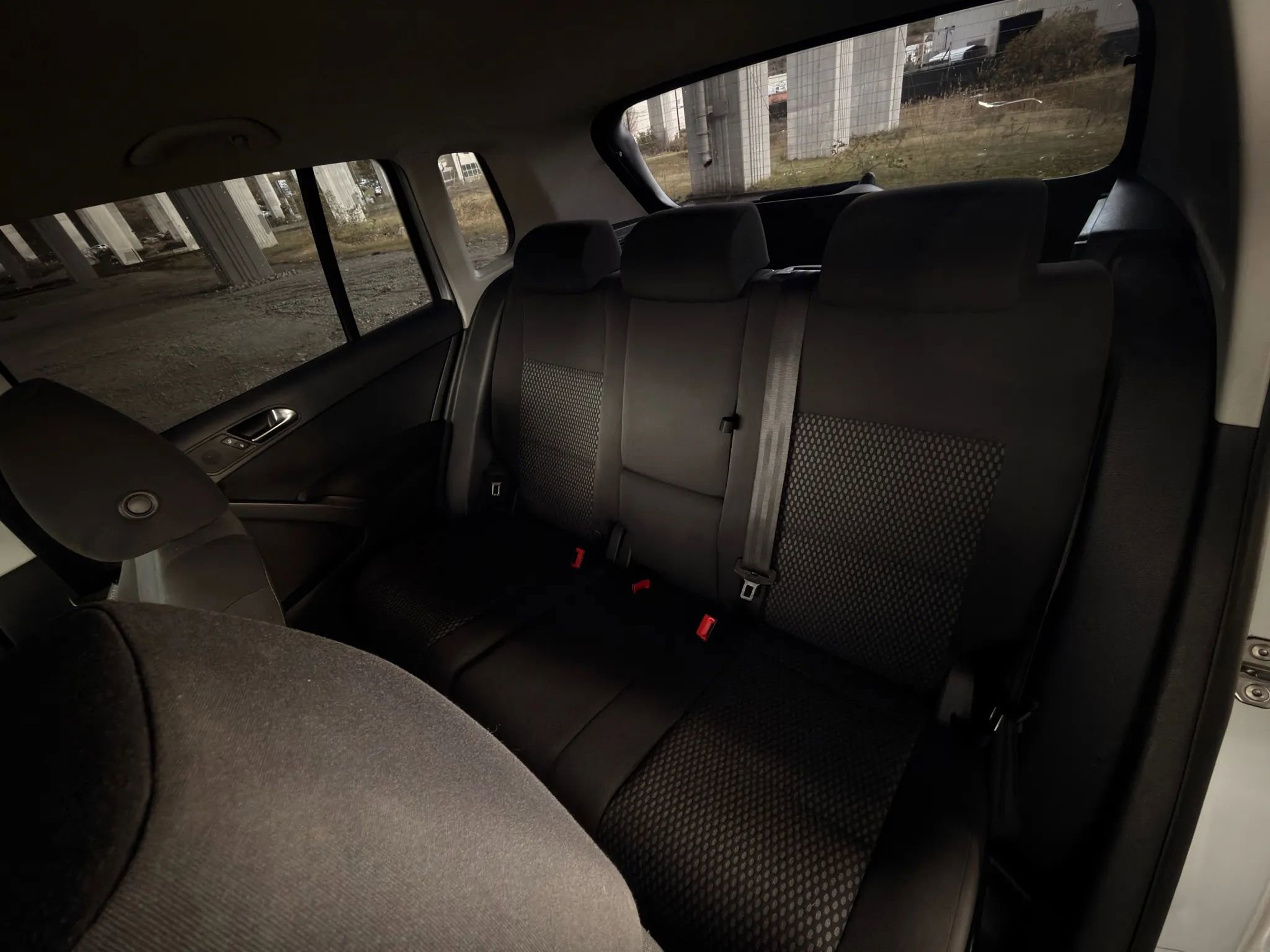 Used 2011 Volkswagen Tiguan S image 24