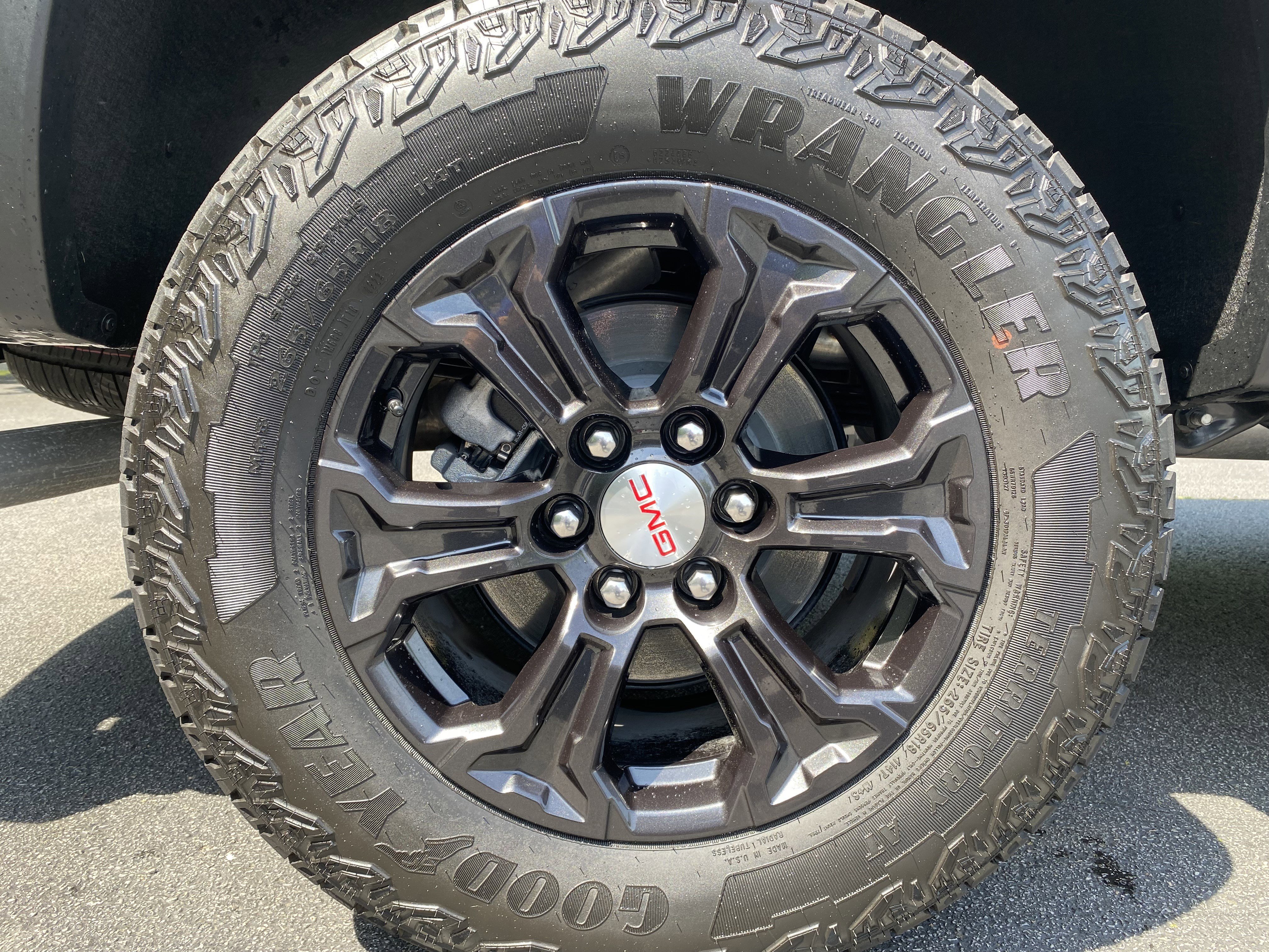 Used 2024 GMC Canyon Elevation w/ Convenience Package image 45