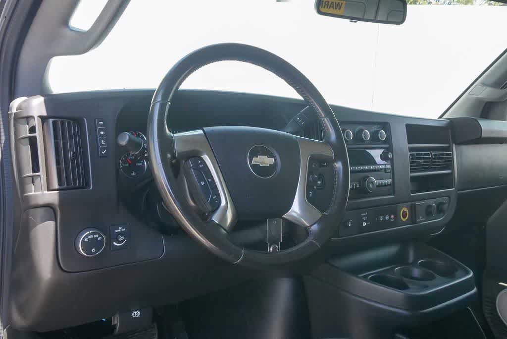 Used 2018 Chevrolet Express 2500 w/ Driver Convenience Package RWD image 15