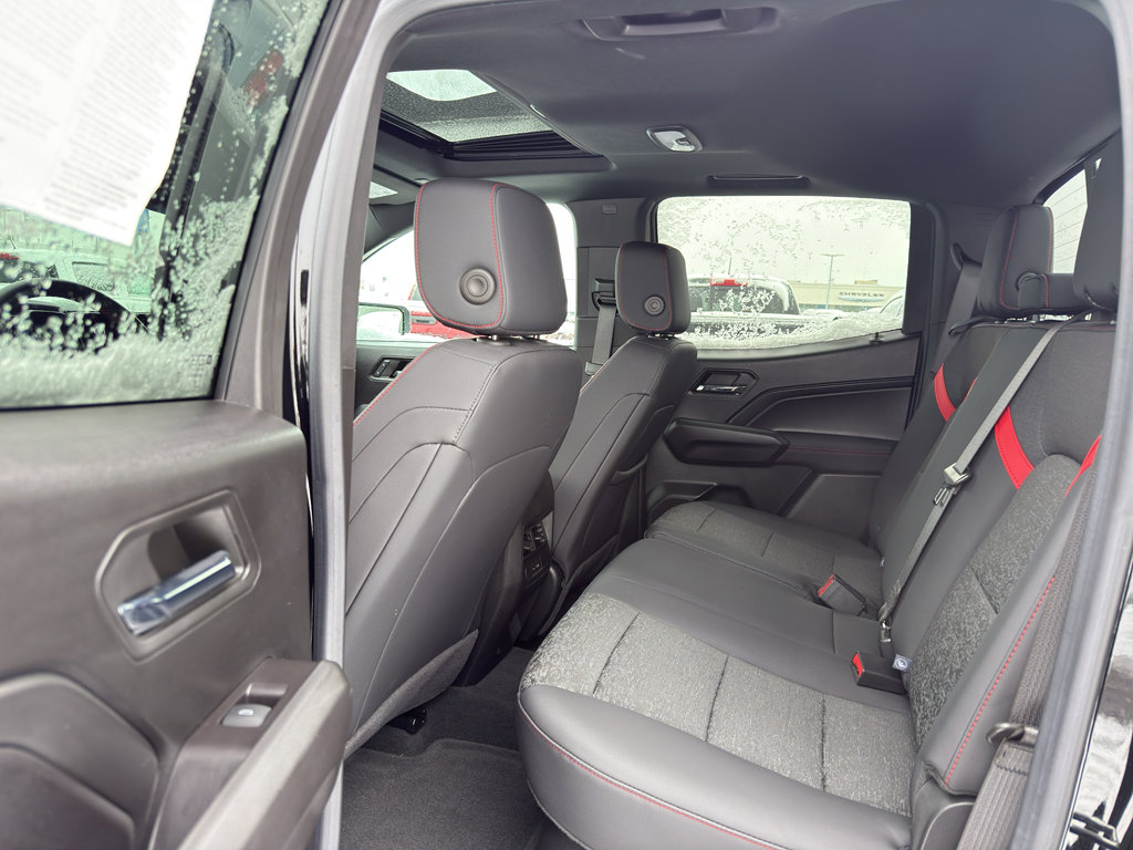 Used 2024 Chevrolet Colorado Z71 w/ Z71 Convenience Package 2 image 30