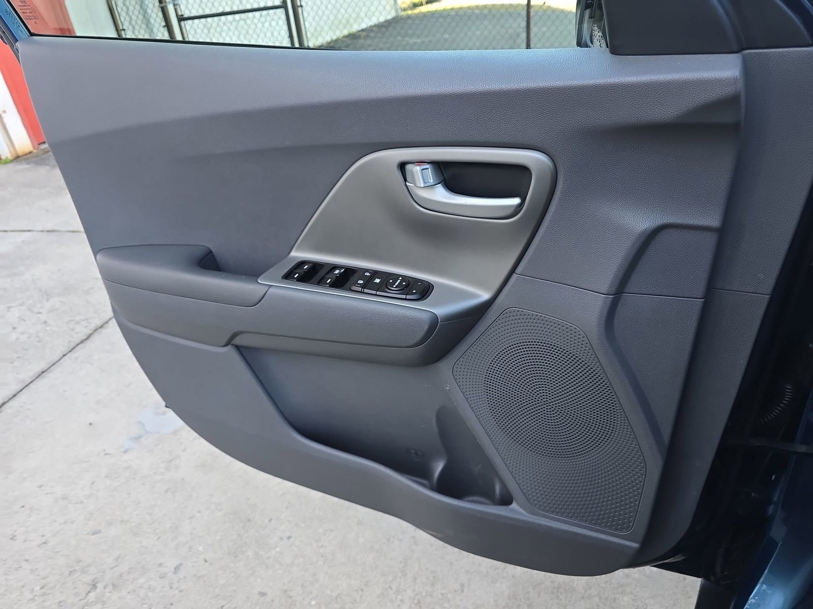 Used 2018 Kia Niro LX image 31