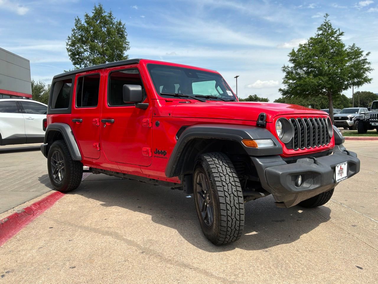 Used 2025 Jeep Wrangler Unlimited Sport AWD/4WD image 4