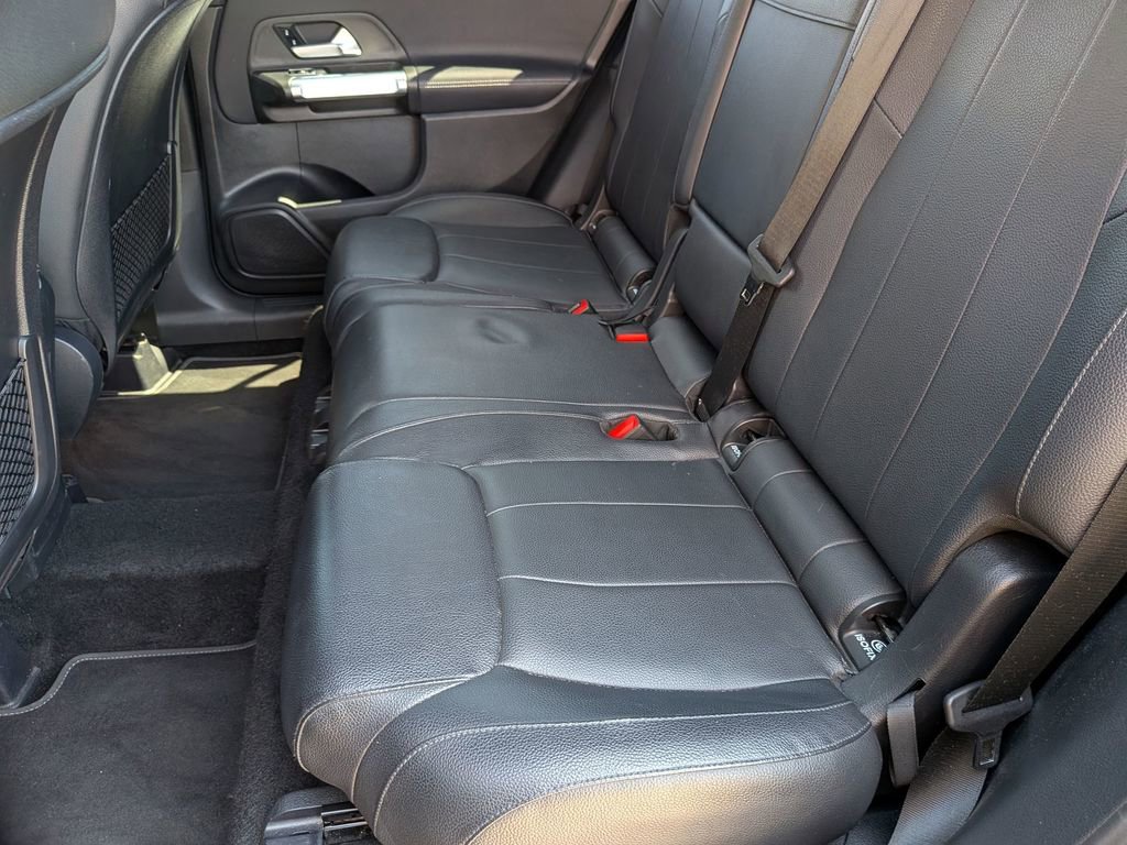 Used 2021 Mercedes-Benz GLB 250 4MATIC image 25