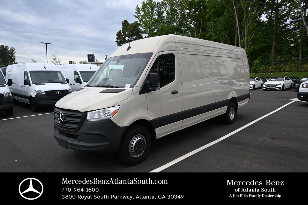 Used 2025 Mercedes-Benz Sprinter 3500 image 1