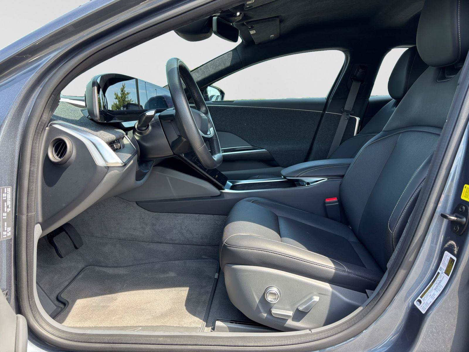 Used 2024 Lucid Air Pure RWD image 11
