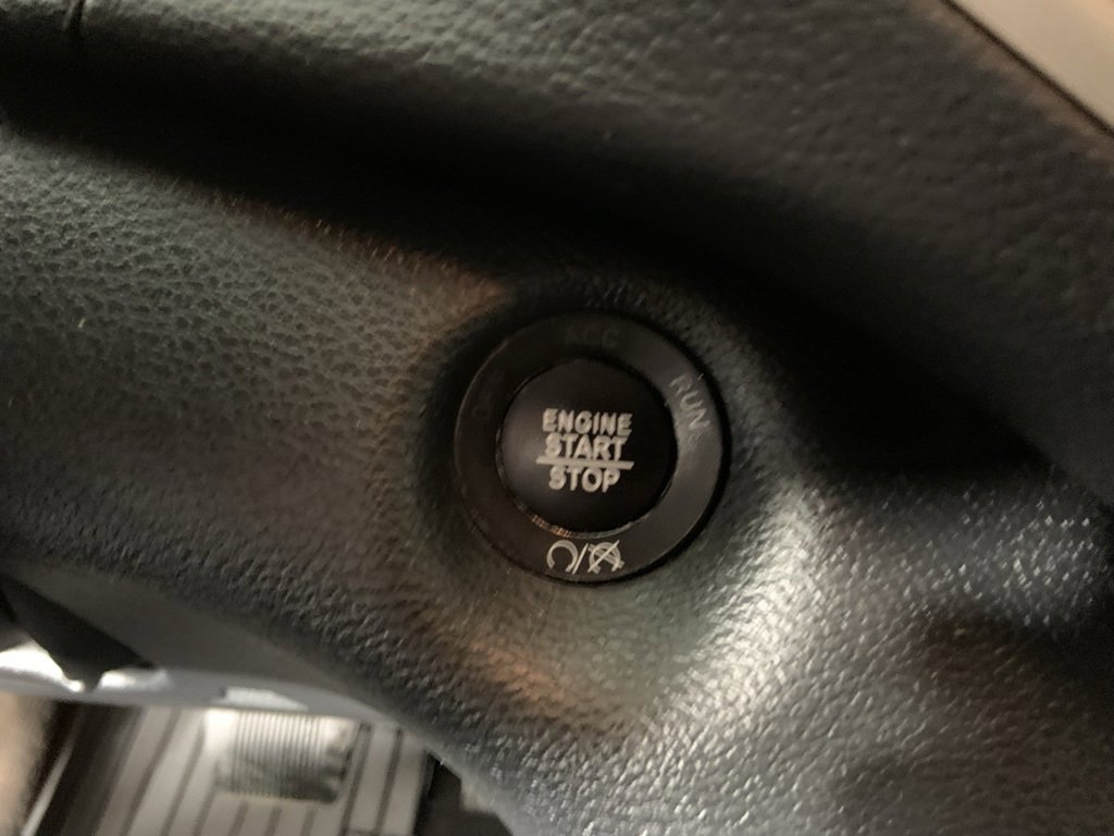 Used 2016 Jeep Cherokee Limited image 31