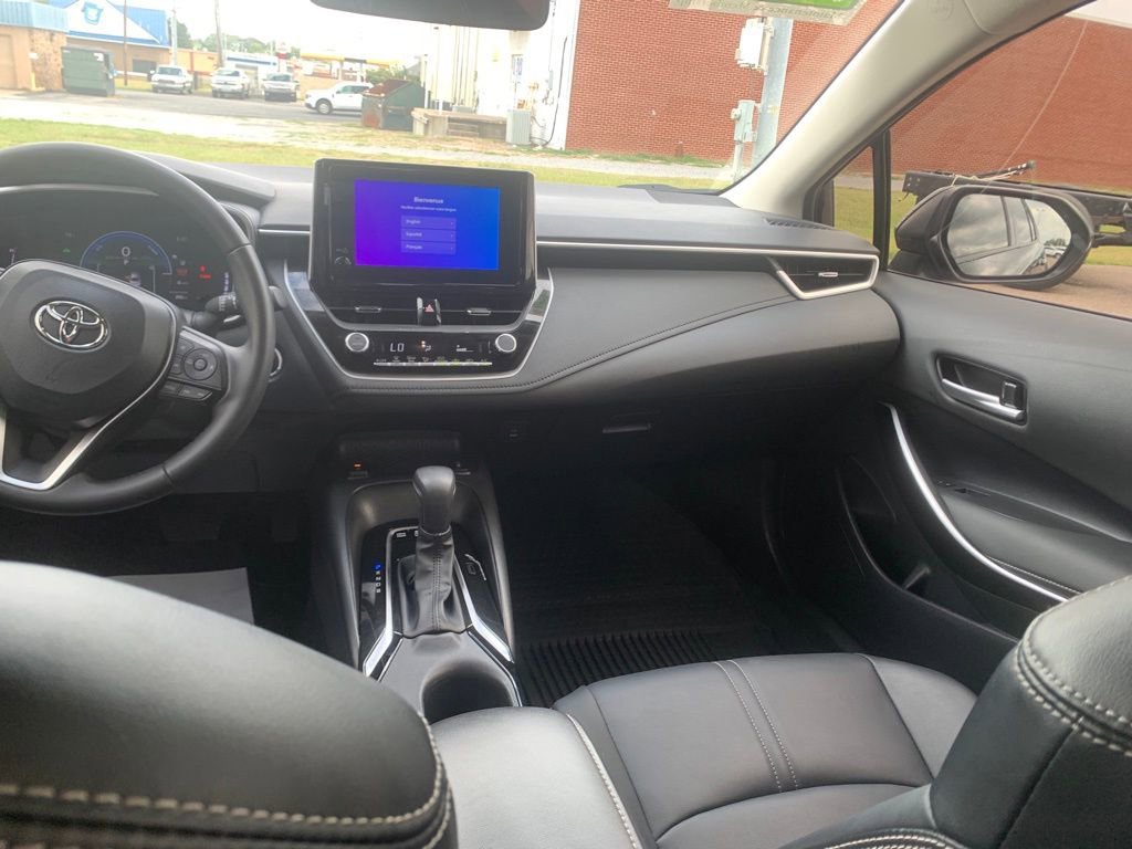 Used 2023 Toyota Corolla XLE image 23
