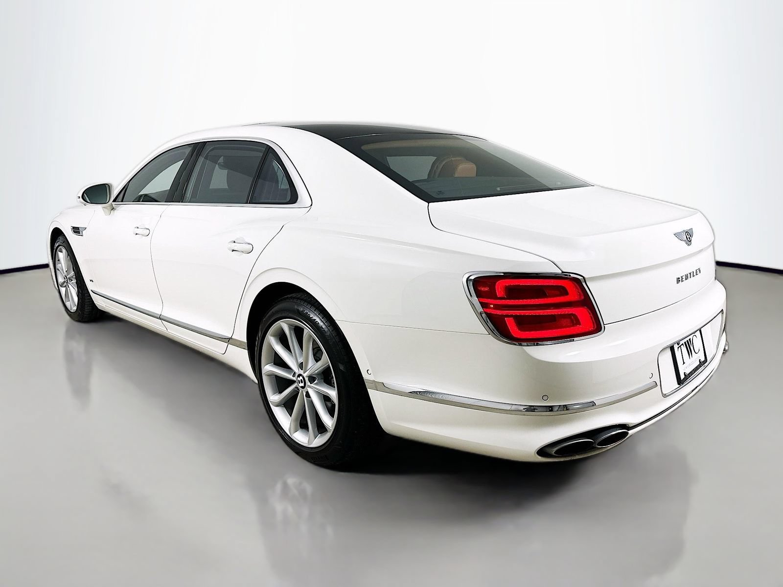 Used 2022 Bentley Flying Spur V8 AWD/4WD image 7