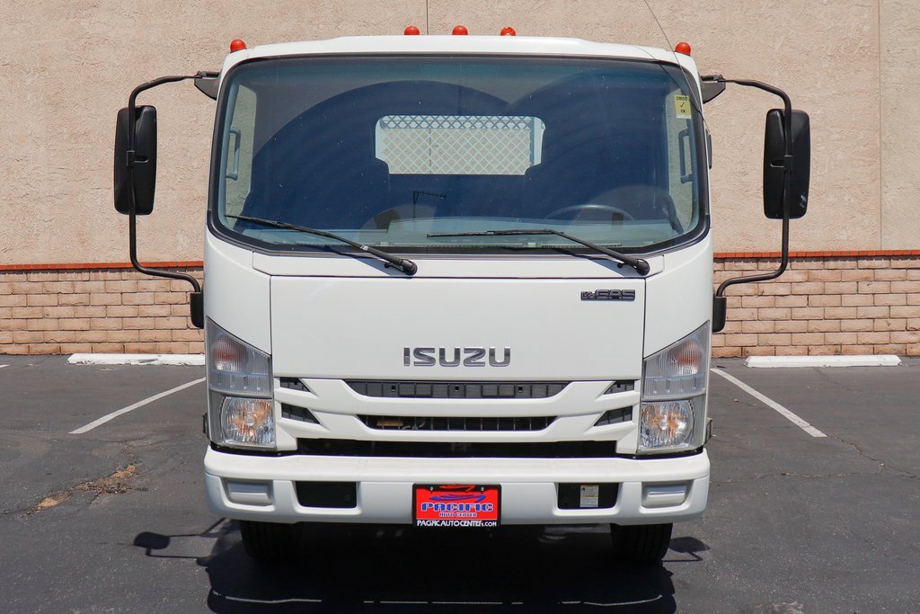 Used 2019 Isuzu NPR HD image 3