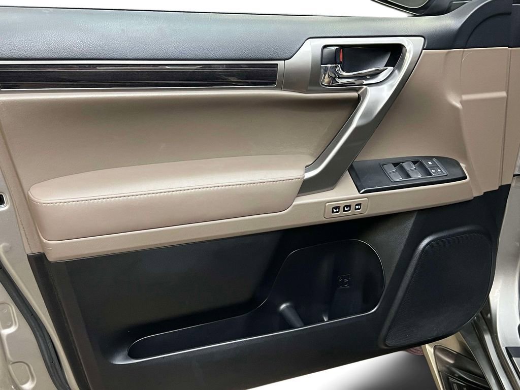 Used 2022 Lexus GX 460 Premium w/ Premium Package AWD/4WD image 15