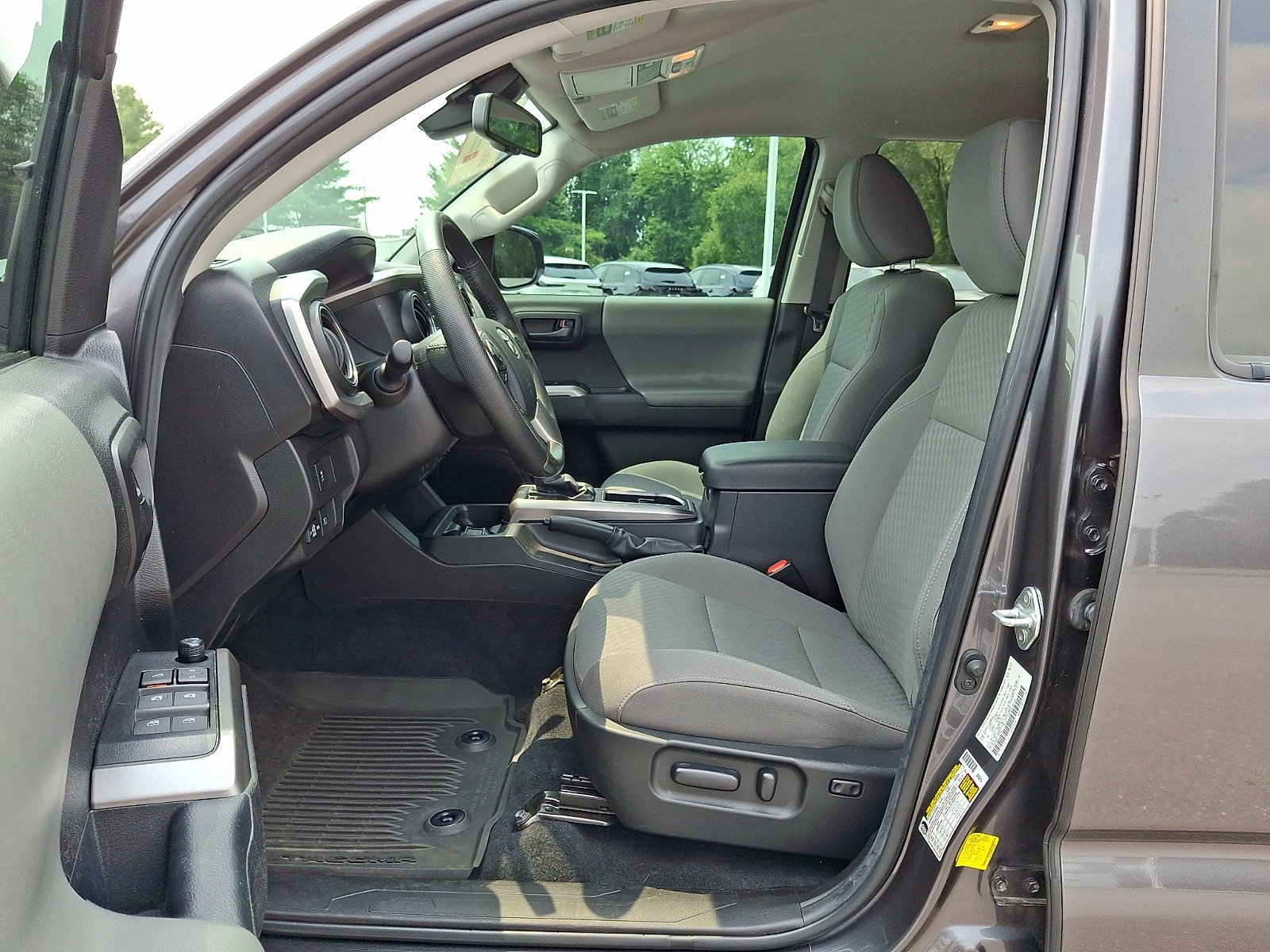 Certified 2023 Toyota Tacoma SR5 AWD/4WD image 14