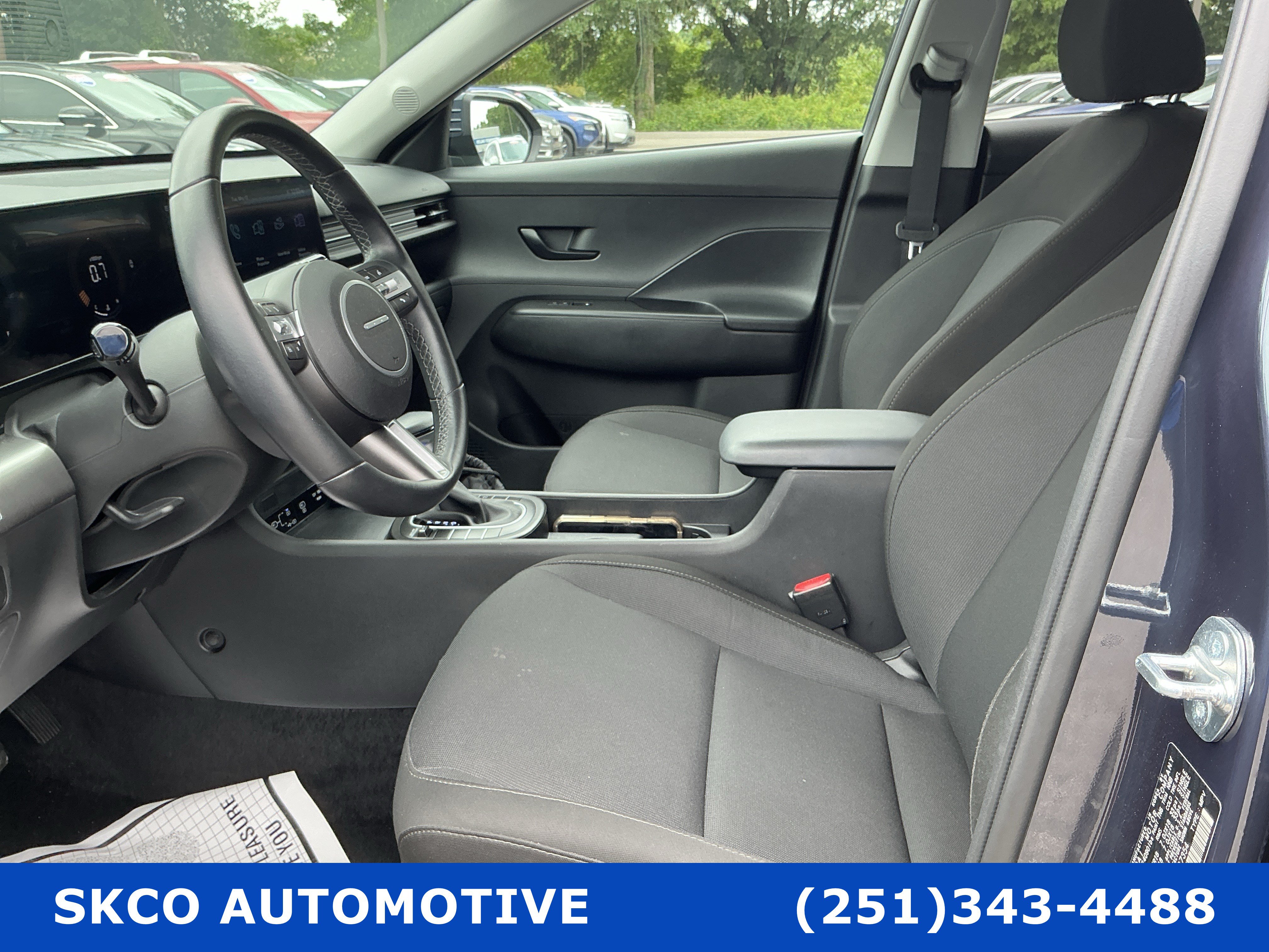 Used 2025 Hyundai Kona SEL FWD image 11