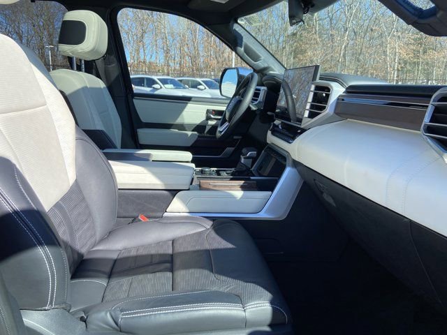 Used 2023 Toyota Sequoia Capstone AWD/4WD image 27