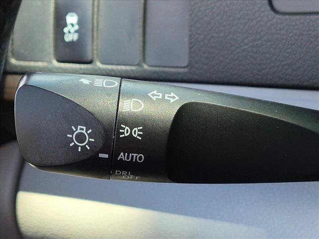 Used 2017 Toyota Camry XLE FWD image 9