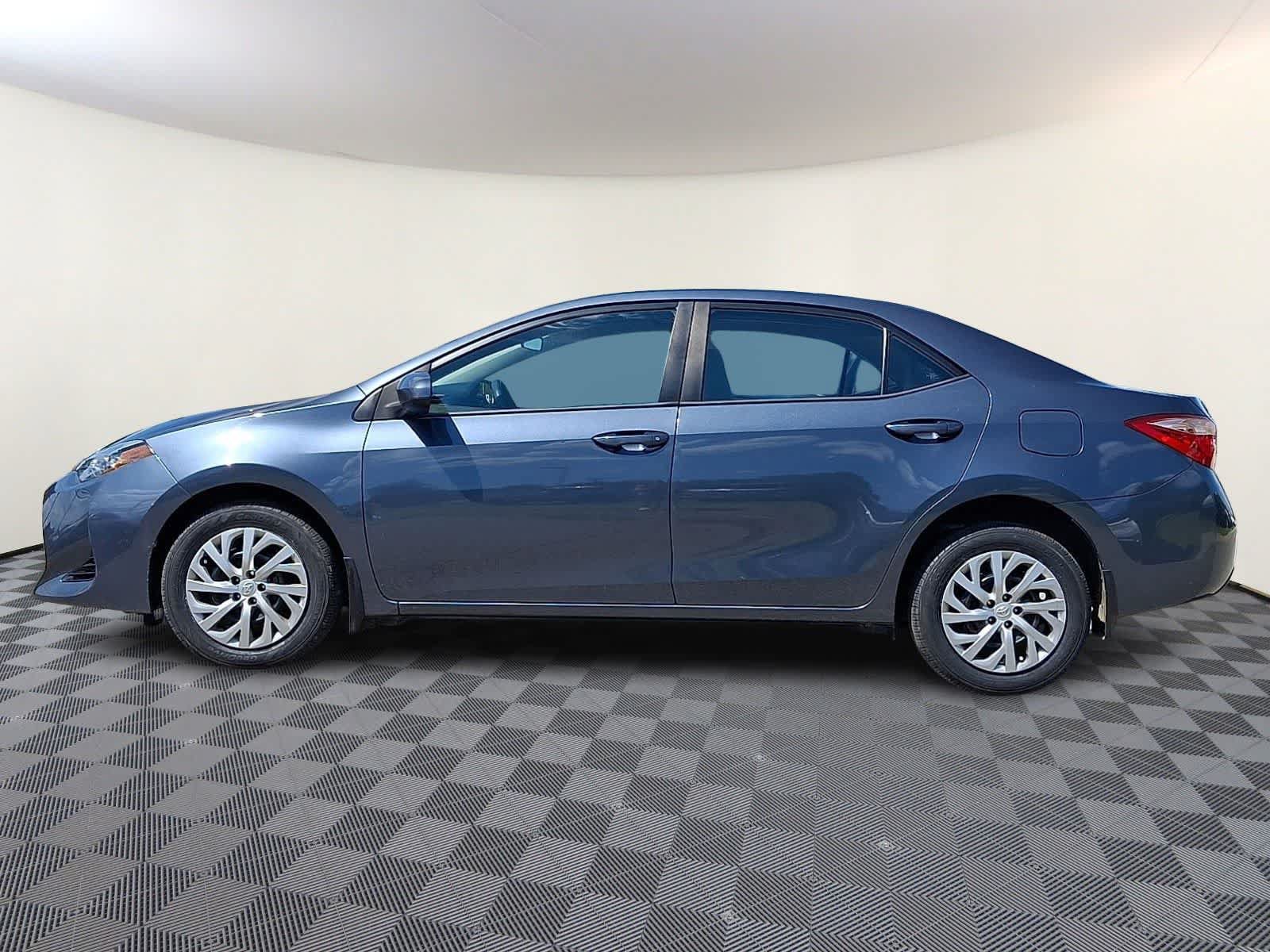 Certified 2018 Toyota Corolla LE FWD image 9