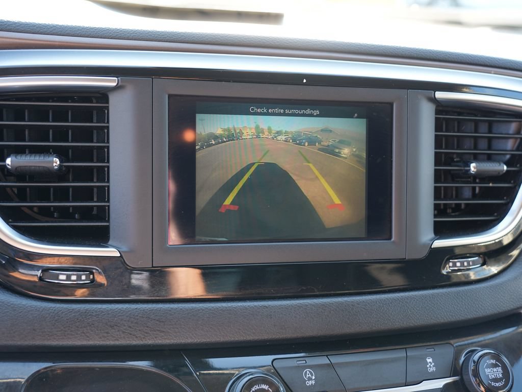 Used 2020 Chrysler Voyager L FWD image 30