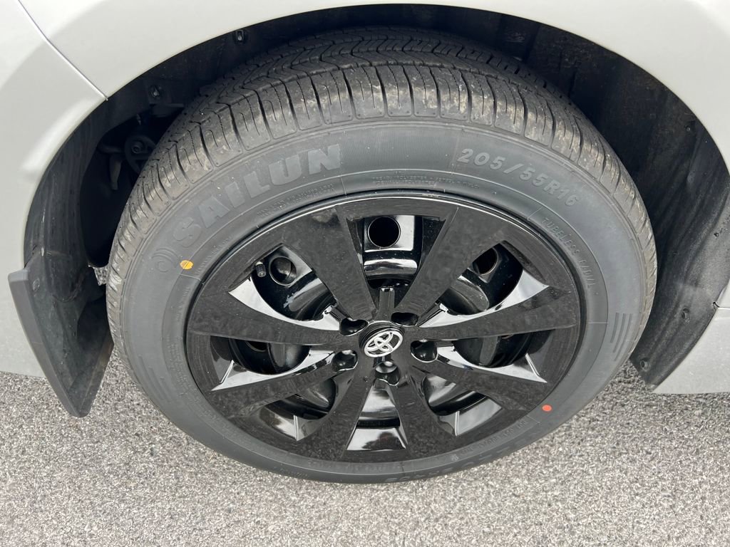 Used 2022 Toyota Corolla LE image 11