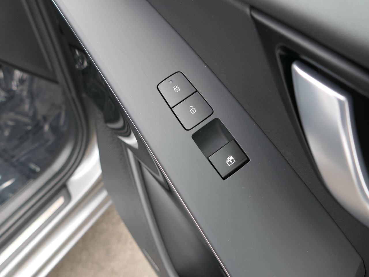 Certified 2023 Kia Niro SX Touring FWD image 25
