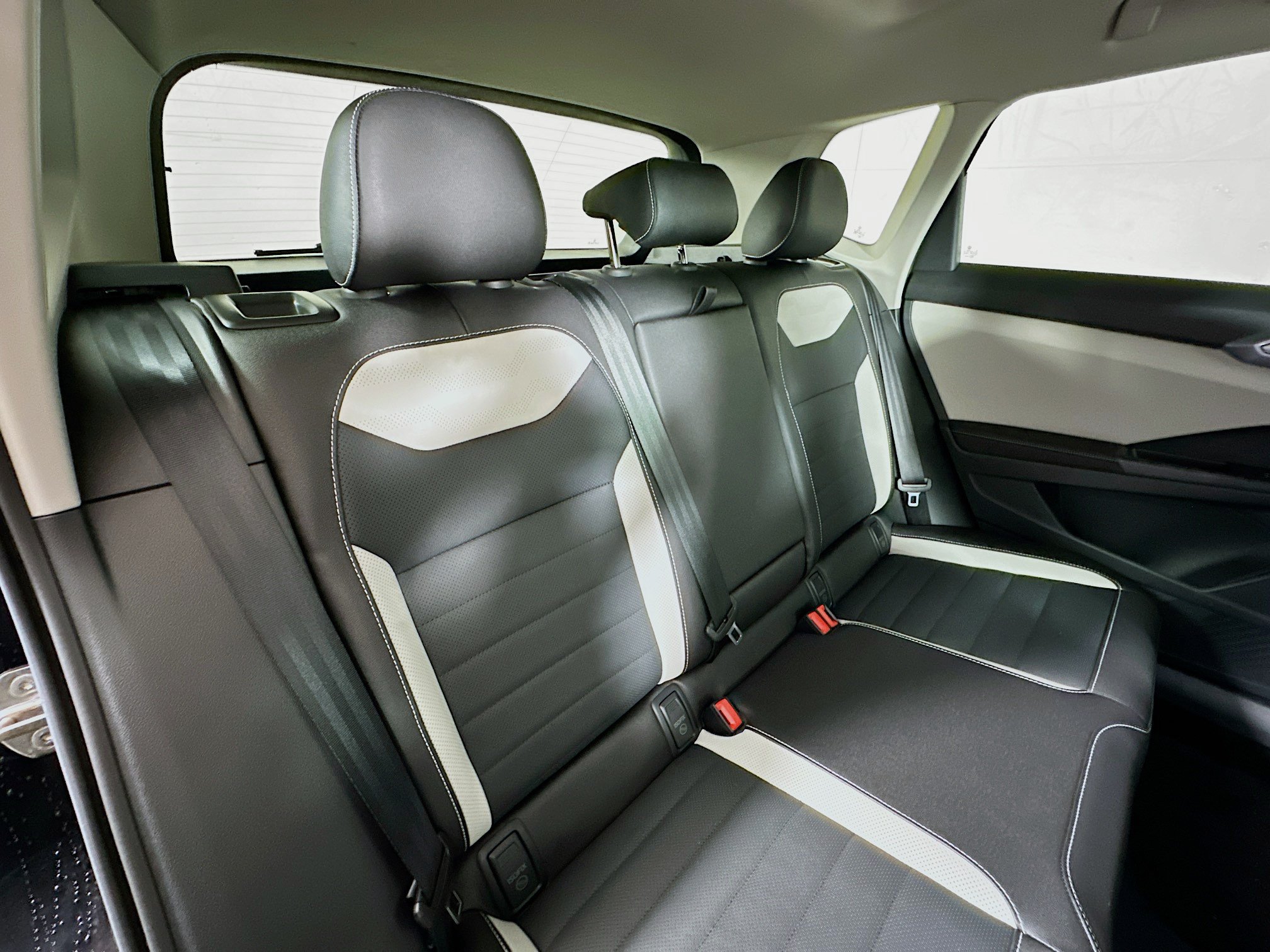 New 2026 Volkswagen Taos SEL AWD/4WD image 26