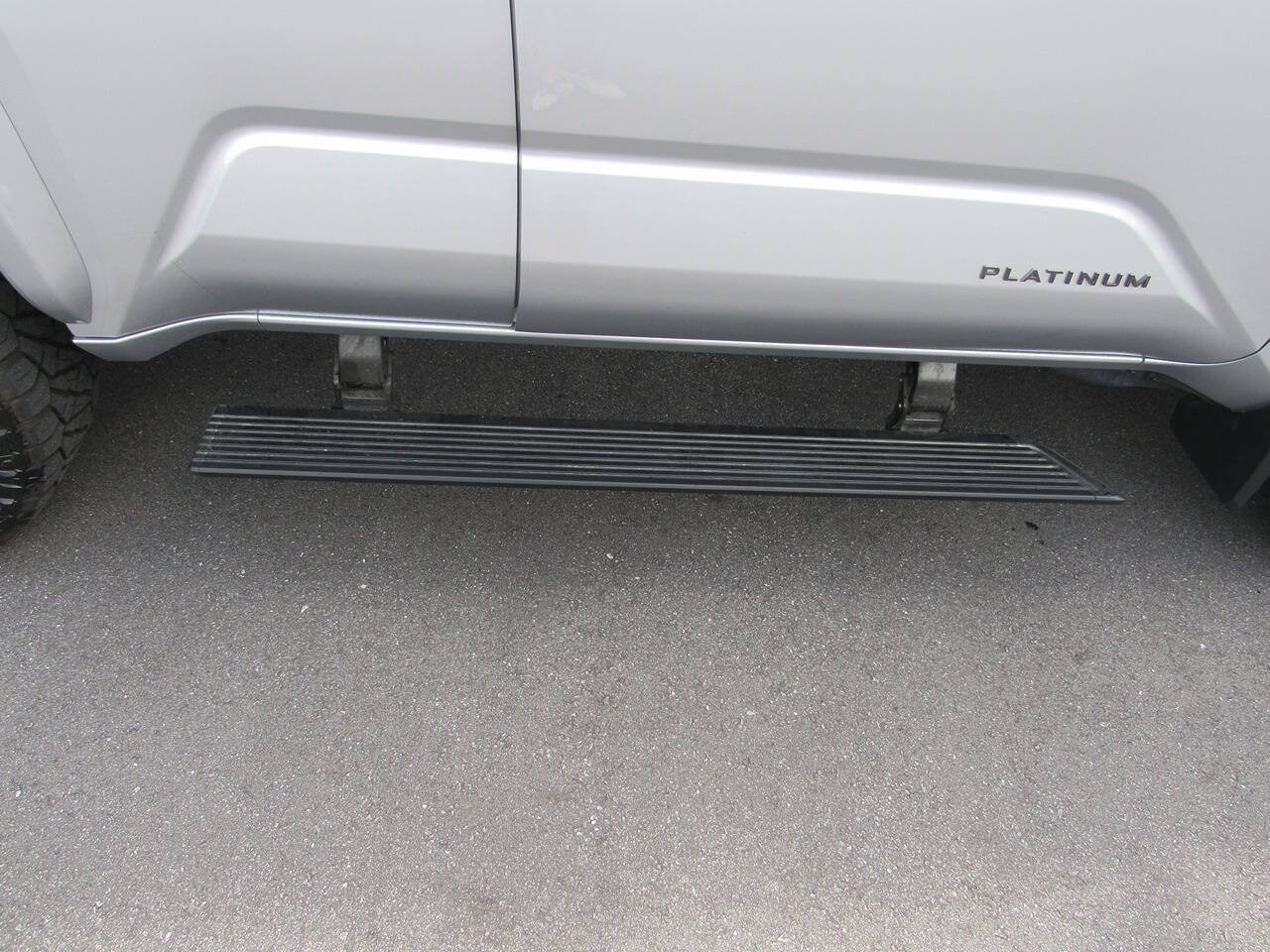 Used 2025 Toyota 4Runner Platinum AWD/4WD image 16