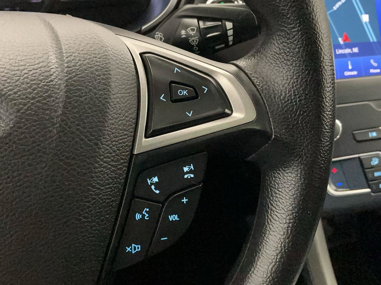Used 2020 Ford Fusion SE FWD image 22