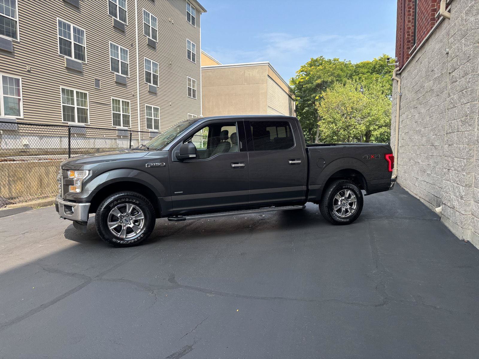 Used 2017 Ford F150 XLT w/ Equipment Group 302A Luxury AWD/4WD image 3
