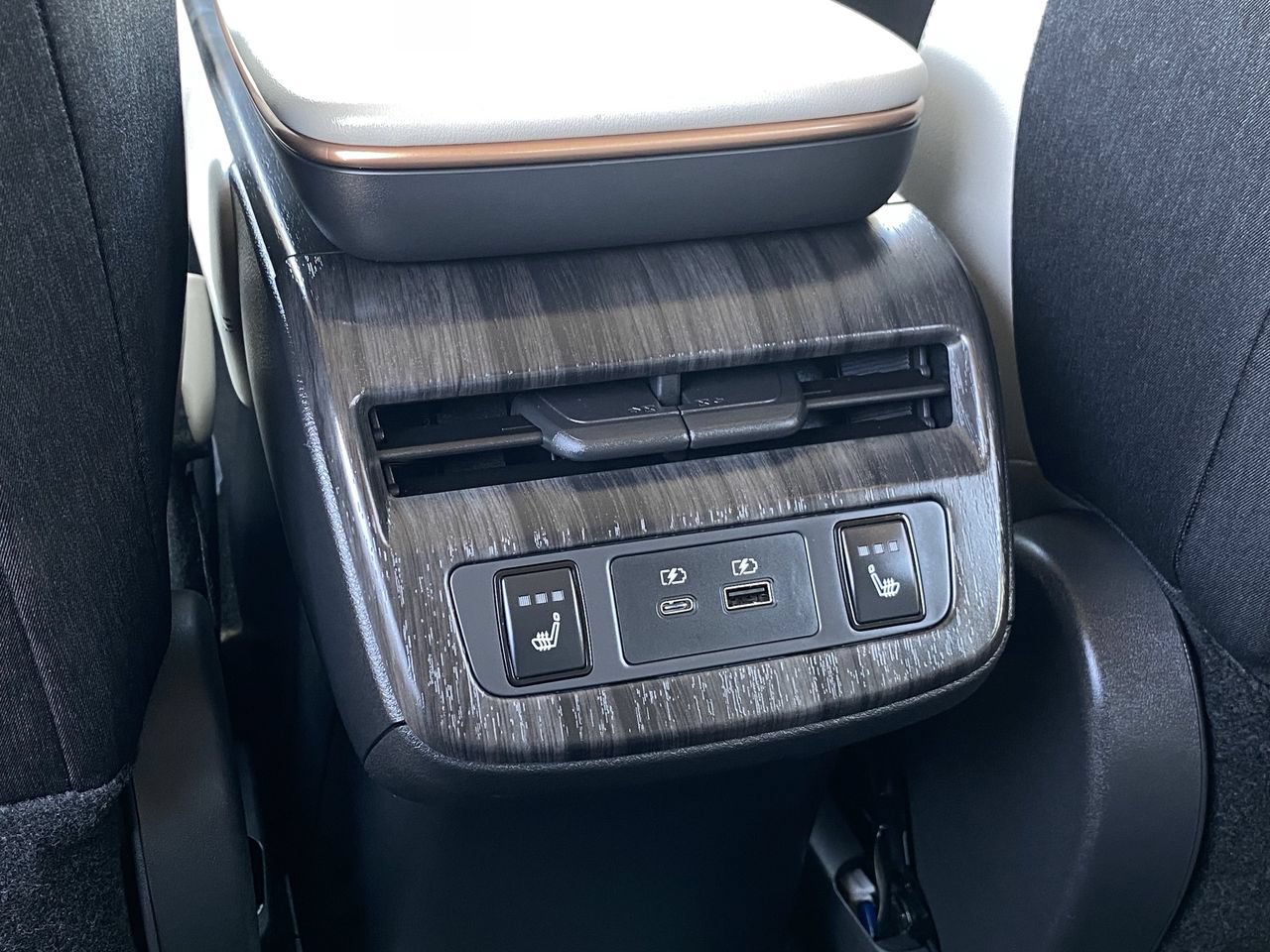 Certified 2023 Nissan Ariya FWD image 15